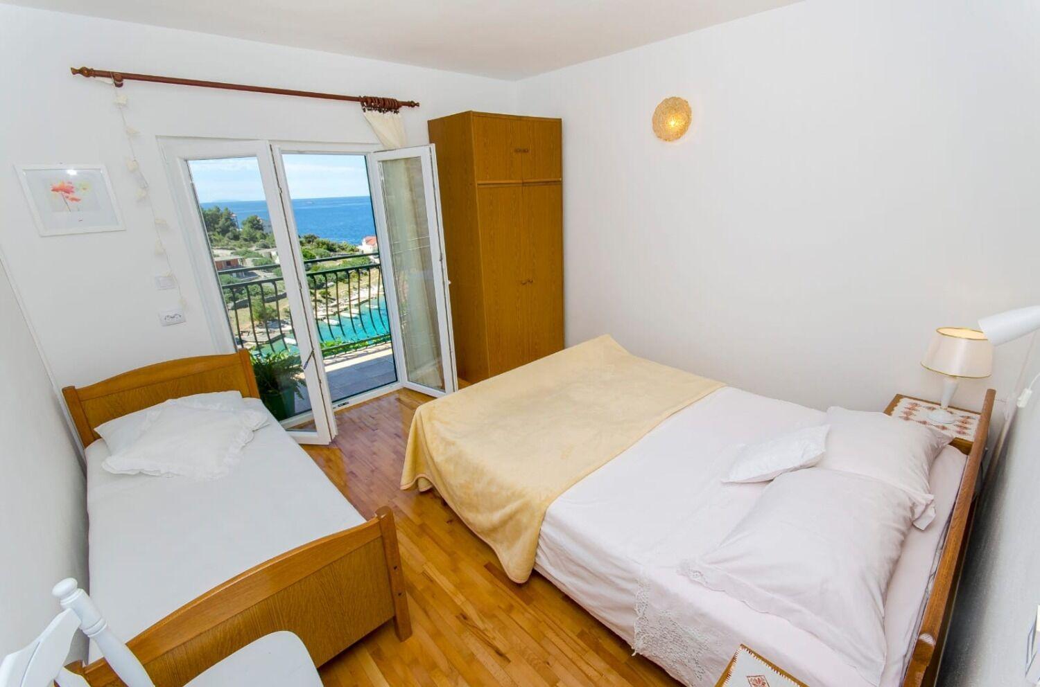 Apartments Bosiljka - By The Sea Sevid Bagian luar foto