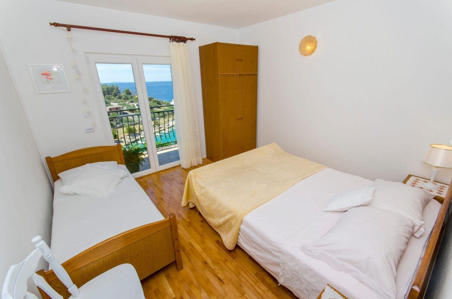 Apartments Bosiljka - By The Sea Sevid Bagian luar foto