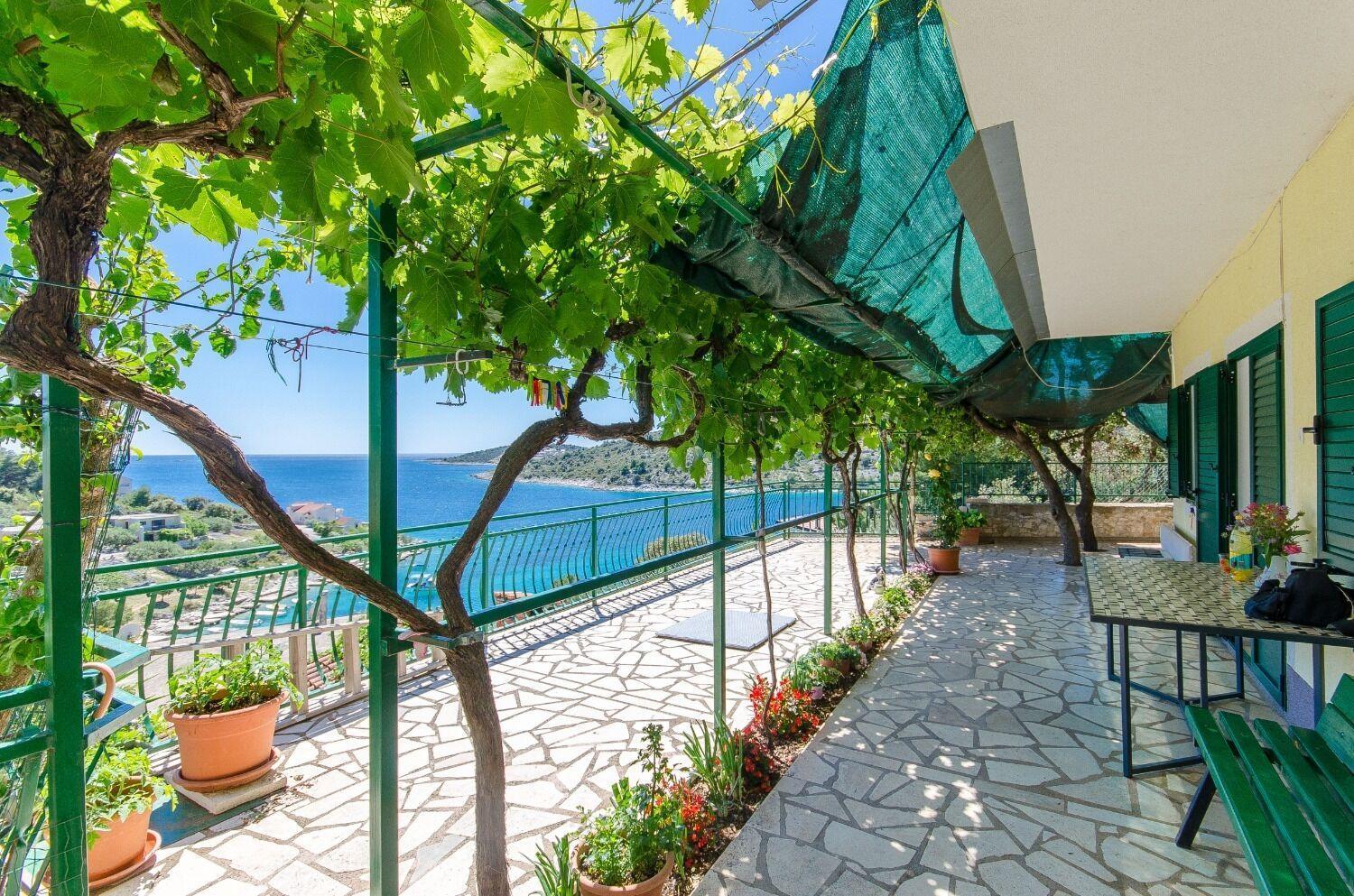 Apartments Bosiljka - By The Sea Sevid Bagian luar foto