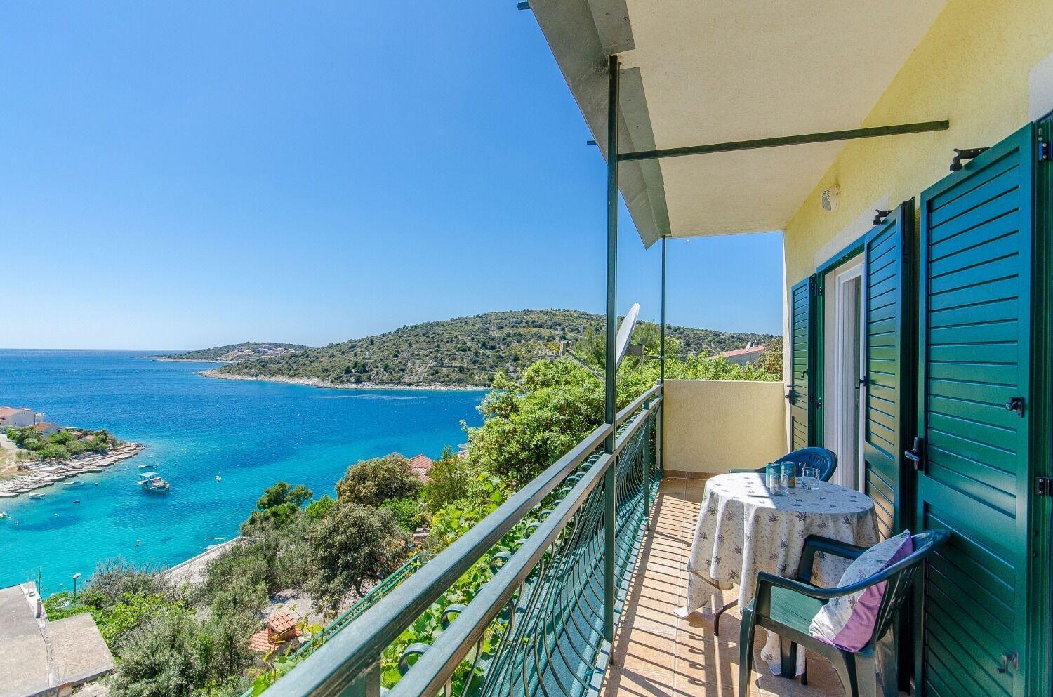 Apartments Bosiljka - By The Sea Sevid Bagian luar foto