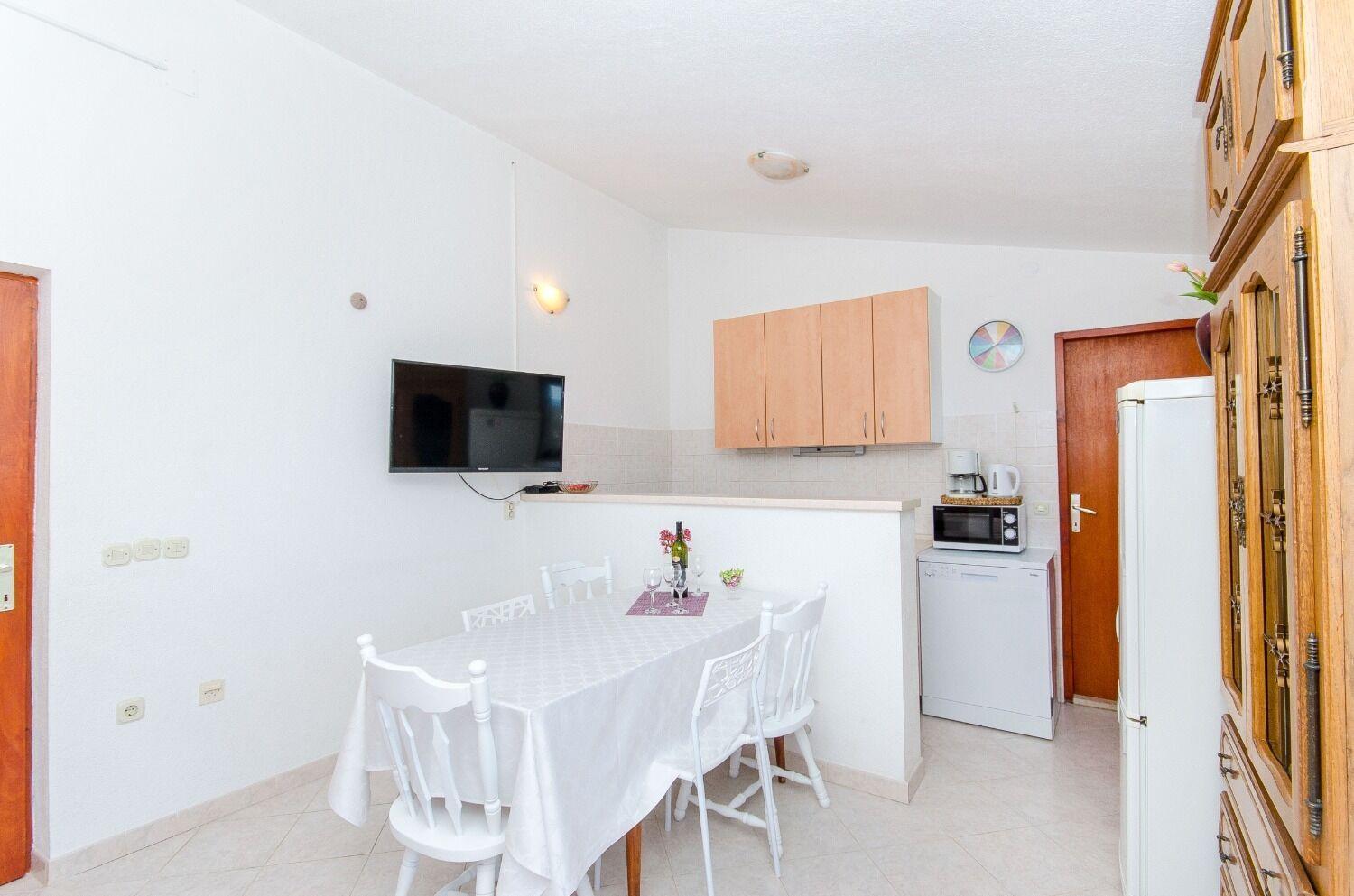 Apartments Bosiljka - By The Sea Sevid Bagian luar foto
